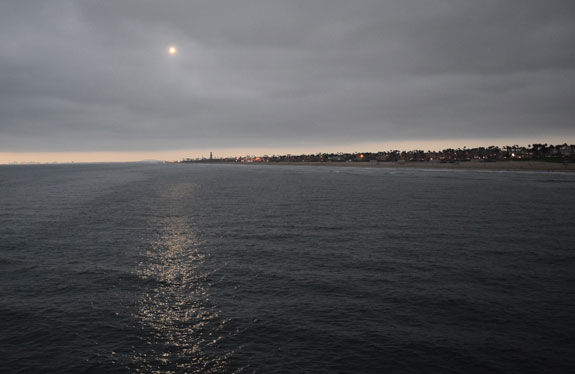 Huntington Beach - sun setting